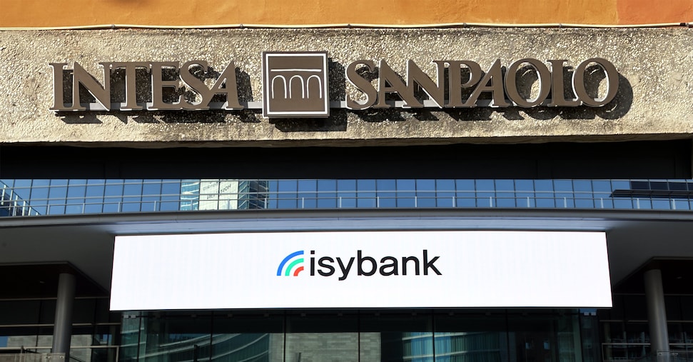 Intesa Sanpaolo, the Antitrust blocks the move to Isybank without consent.  Messina: we will satisfy customers