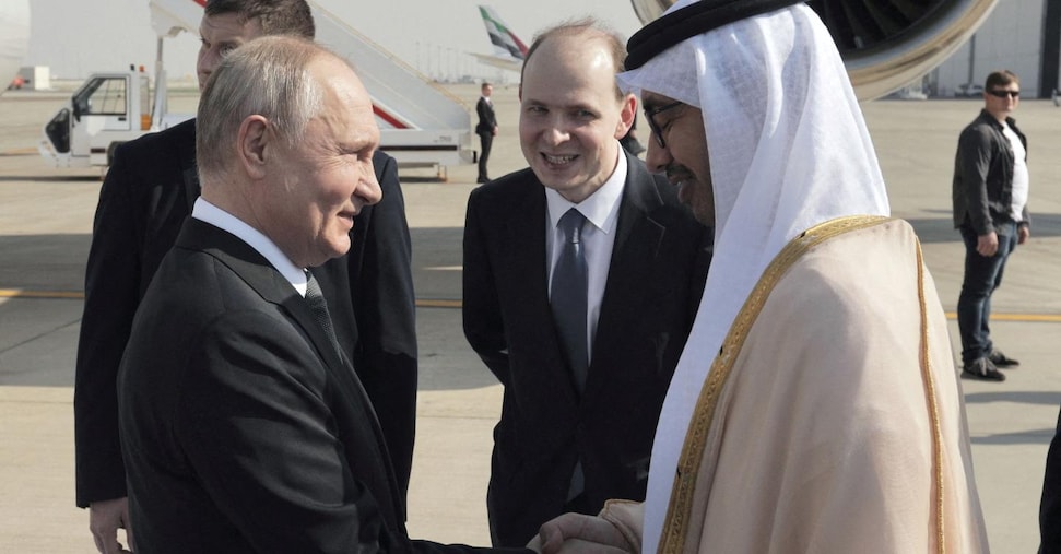 Latest war news.  Biden, if Putin wins, there is a risk that American forces will be involved.  He met with Kaiser bin Salman