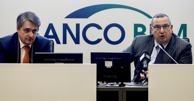 (da sx) Edoardo Ginevra e Giuseppe Castagna durante la conferenza stampa di presentazione del Piano Strategico 2023-2026 del Banco BPM a Milano, 12 novembre 2023.ANSA/MOURAD BALTI TOUATI (npk)