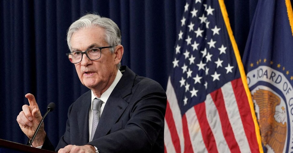 Fed mantém as taxas de juros inalteradas, mas “espera” cortes em 2024. Wall Street comemora: média do DJ industrial acima de 37K