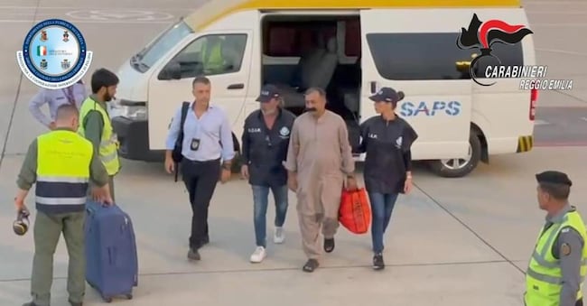 Shabbar Abbas, il
padre di Saman estradato in Italia, è decoll da Islamabad, 31 Agosto 2023. ANSA/US CC