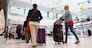 AEROPORTO INTERNAZIONALE KAROL WOJTYLA, VIAGGIATORI, VIAGGIATORE, PASSEGGERI, PASSEGGERO, VIAGGIO, VIAGGI, BAGAGLIO, BAGAGLI, TROLLEY