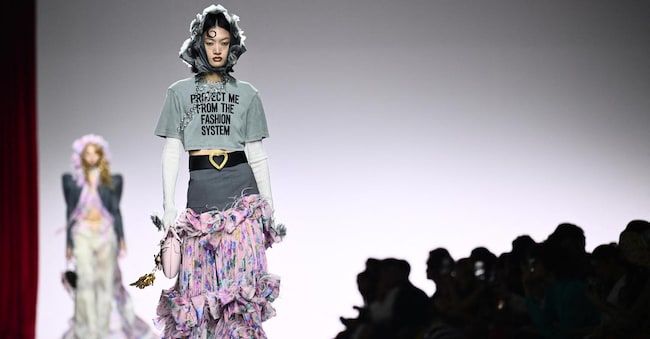 A model walks the runway at the Moschino fashion show during the Milan Fashion Week Womenswear Spring/Summer 2024 on September 21, 2023 in Milan. (Photo by Marco BERTORELLO / AFP)