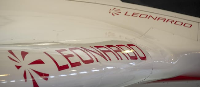 STABILIMENTO LEONARDO PISA FABBRICA COSTRUZIONE ASSEMBLAGGIO ELICOTTERI PRODUZIONE ELICOTTERO