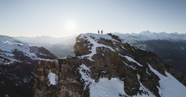 Sci alpinismo a Crans-Montana, in Svizzera: lo Ski Rando Parc propone 15 itinerari messi in sicurezza e segnati, per un totale di 40 chilometri di percorsi di tutte le difficoltà e un dislivello totale di 8.000 metri. (PH. Patrick Guller)
