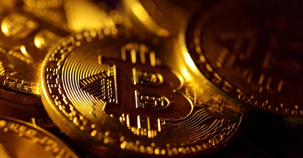 Bitcoin torna sopra 50.000 dollari: massimo da più di due anni