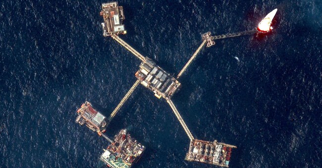 Una piattaforma per l’estrazione del gas. Maxar Technologies/Handout via REUTERS    