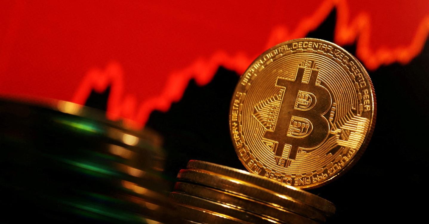 Bitcoin, scatta il rally: superata quota 57.000 dollari