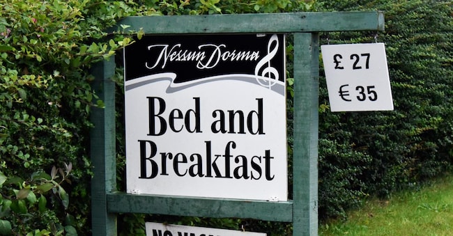 “Nessun Dorma”, insegna della pensione bed and breakfast. Plockton, Ross e Cromarty, Scozia, Regno Unito.