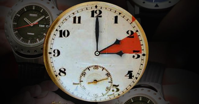 Un orologio con l'indicazione delle lancette spostate in una foto d'archivio. ANSA