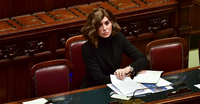 ANNA MARIA BERNINI MINISTRA DELL'UNIVERSITA' CAMERA MOZIONE DI SFIDUCIA A SALVINI