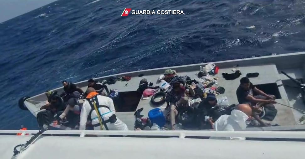 Lampedusa, nuova tragedia del mare: 8 migranti morti e dispersi - Il ...