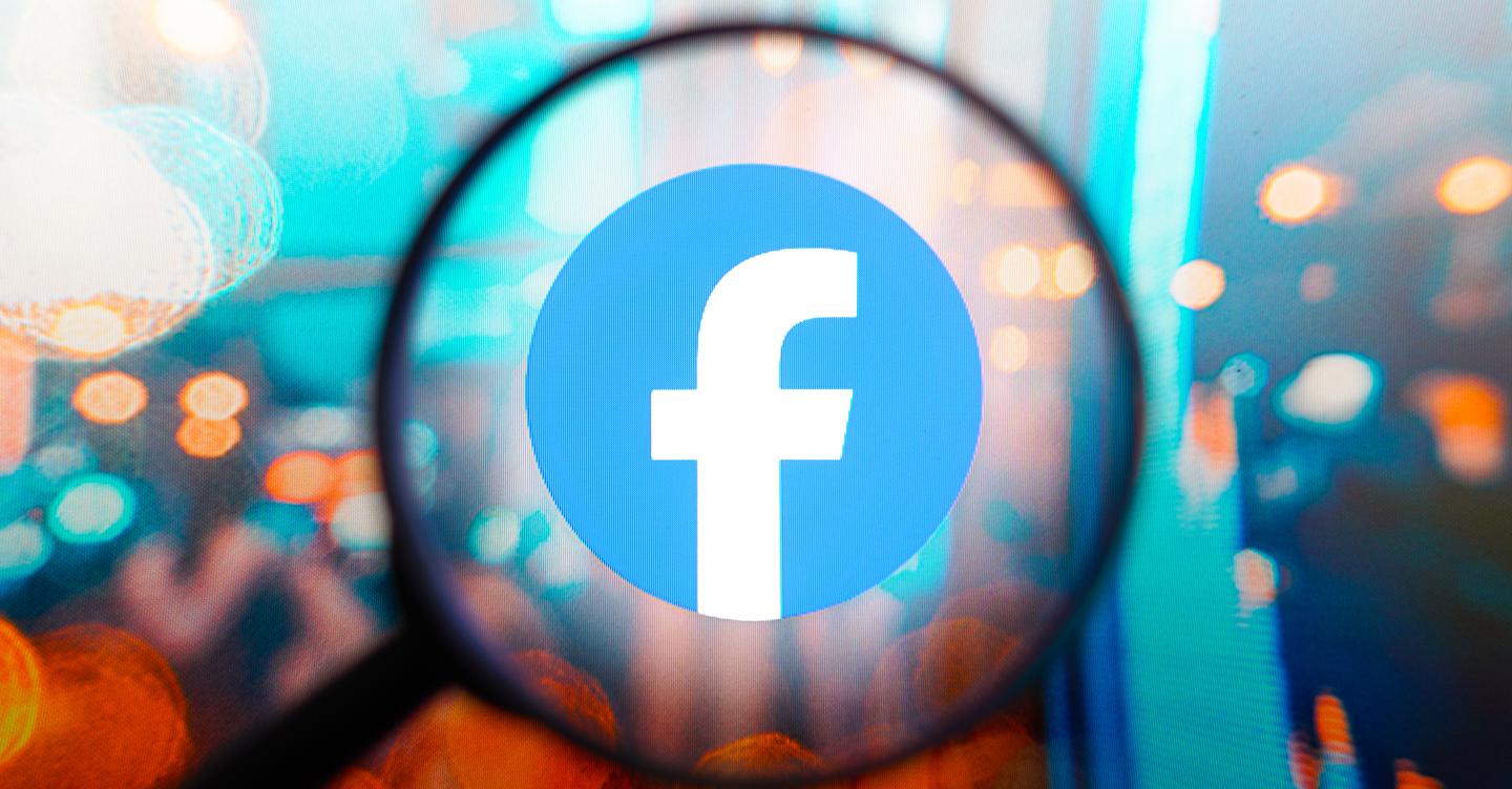 Facebook, l’outing in un contesto pubblico non autorizza la pubblicità personalizzata