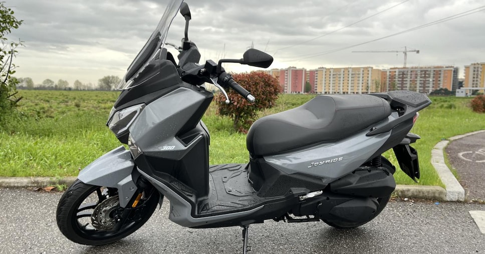 Sym Joyride 300, road test: like the scooter, the high wheels for the city (and not only)