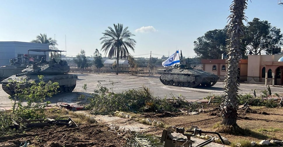 Guerra, ultime notizie. Hamas: «Rafah occupata per interrompere mediazione». Valico di Erez chiuso, nessun aiuto entra a Gaza