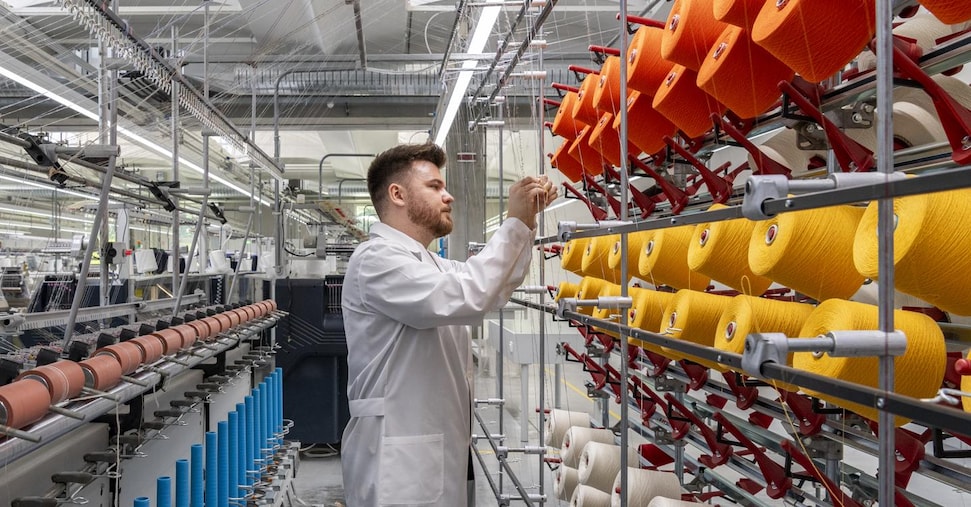 Prada Machine Prada raddoppia il suo maglificio in Umbria per sostenere «una crescita ...