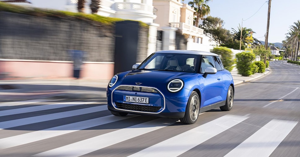 Electric Mini Cooper, how the compact on tap goes on the road