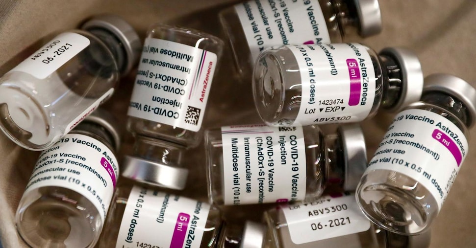 AstraZeneca ritira il vecchio vaccino anti Covid in tutto il mondo: ecco i motivi