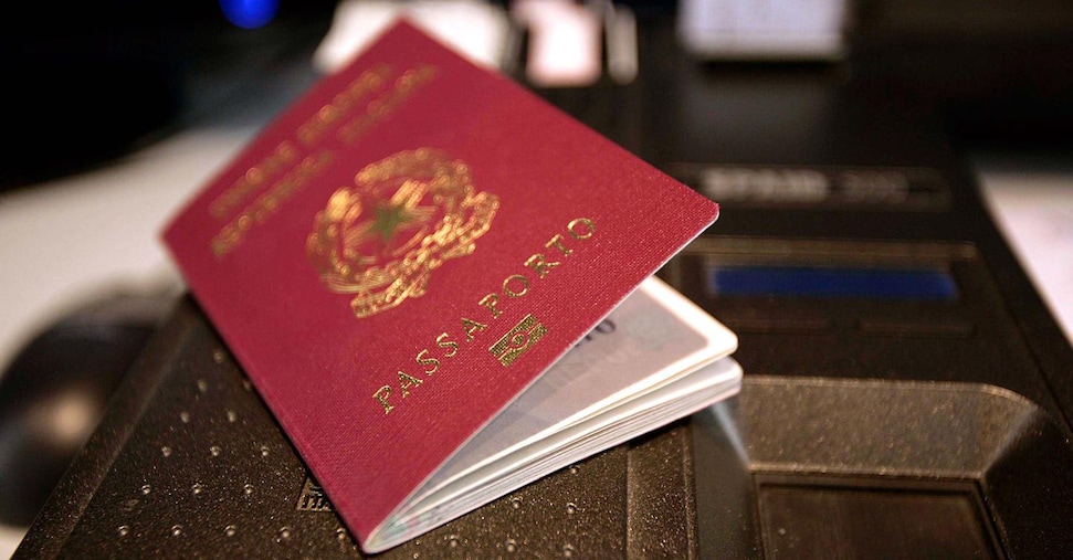 Caos passaporti, accelerazione nei rilasci: +38% ad aprile. Ecco perché