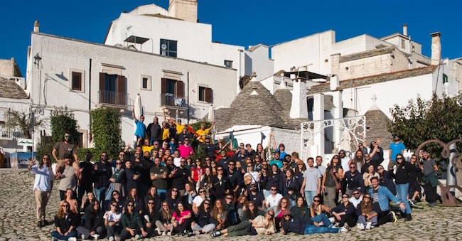 Lo staff di SiVola ad Alberobello, in Puglia