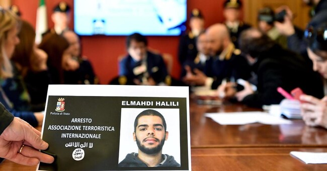 Una foto di Elmahdi Halili, italo-marocchino accusato di appartenere al gruppo terroristico islamico dello Stato Islamico (ISIS), arrestato a Torino il 28 marzo 2018 dalla Polizia italiana. La polizia ha dichiarato, durante una conferenza stampa, che stava pianificando l’utilizzo di camion per gli attentati e cercava “lupi solitari” per portarli a termine. ANSA/ALESSANDRO DI MARCO