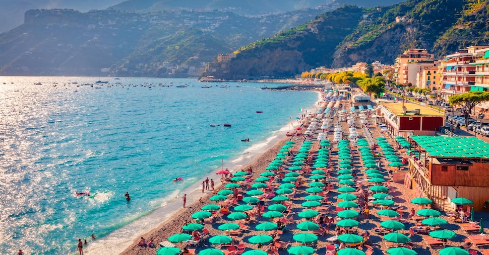 Famiglie alla prova del caro ombrelloni Famiglie alla prova del caro ombrelloni