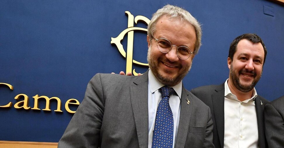 La Lega attacca Mattarella. Salvini: «Oggi non è la festa della sovranità Ue». Borghi: «Il presidente si dimetta» La Lega attacca Mattarella. Salvini: «Oggi non è la festa della sovranità Ue». Borghi: «Il presidente si dimetta»