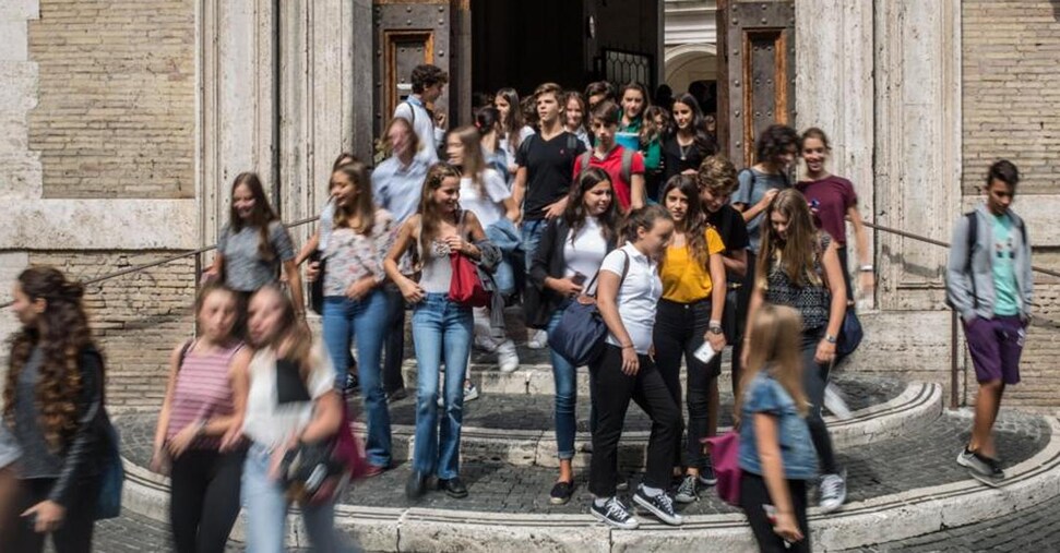 Governo a caccia di coperture per pagare la card a tutti i precari