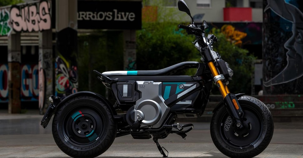 Bmw CE 02: come va lo scooter elettrico che si crede una moto