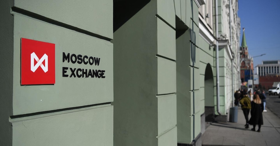The Moscow Stock Exchange prohibits trading in dollars and euros.  Response to Western sanctions