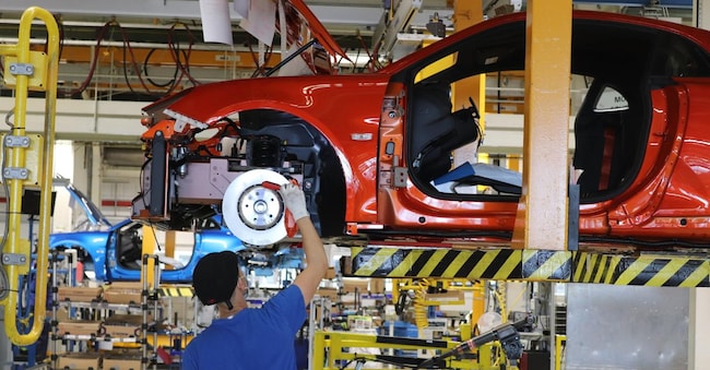 ALPINE GRUPPO RENAULT AZIENDA CASA AUTOMOBILISTICA STABILIMENTO AUTOMOBILISTICO PRODUZIONE AUTOVEICOLI AUTO AUTOMOBILI MACCHINE AUTO AUTOMOBILE MACCHINA SPORTIVA SPORTIVE DA CORSA DI LUSSO OPERAIO METALMECCANICO