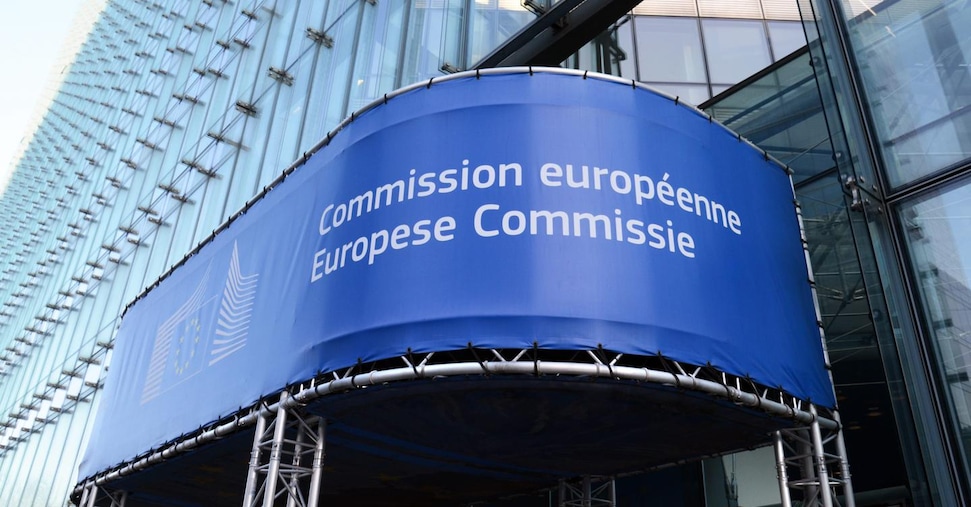 Ue apre procedura su deficit per Italia, Francia e altri 5 Ue apre procedura su deficit per Italia, Francia e altri 5