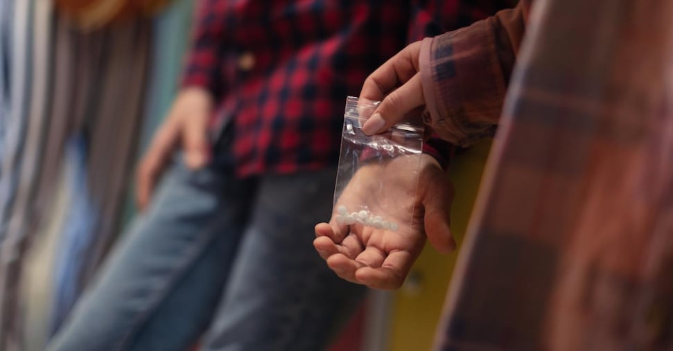 Record di morti per cocaina (come quelli per eroina), crescono gioco d’azzardo e dipendenze da videogame