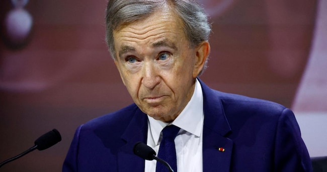 FILE PHOTO: Bernard Arnault, Chairman and Chief Executive Officer of LVMH Moet Hennessy Louis Vuitton, speaks during the company's annual shareholders meeting in Paris, France, April 18, 2024. REUTERS/Sarah Meyssonnier/File Photo