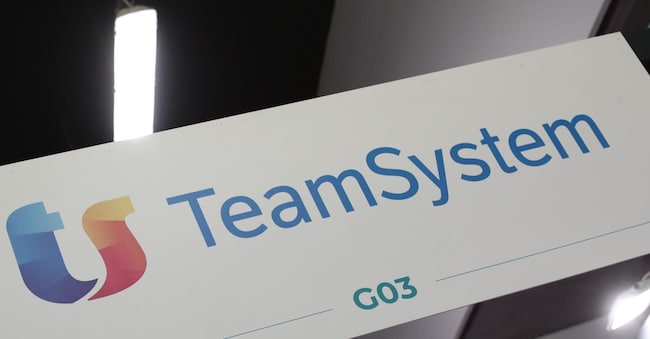 ESPOSITORI STAND LOGO TS TEAMSYSTEM