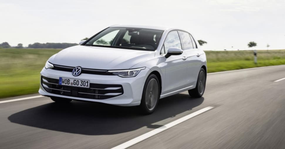 Auto, vendite in Europa: Elettriche in calo ma c’è il ritorno della Vw Golf in classifica