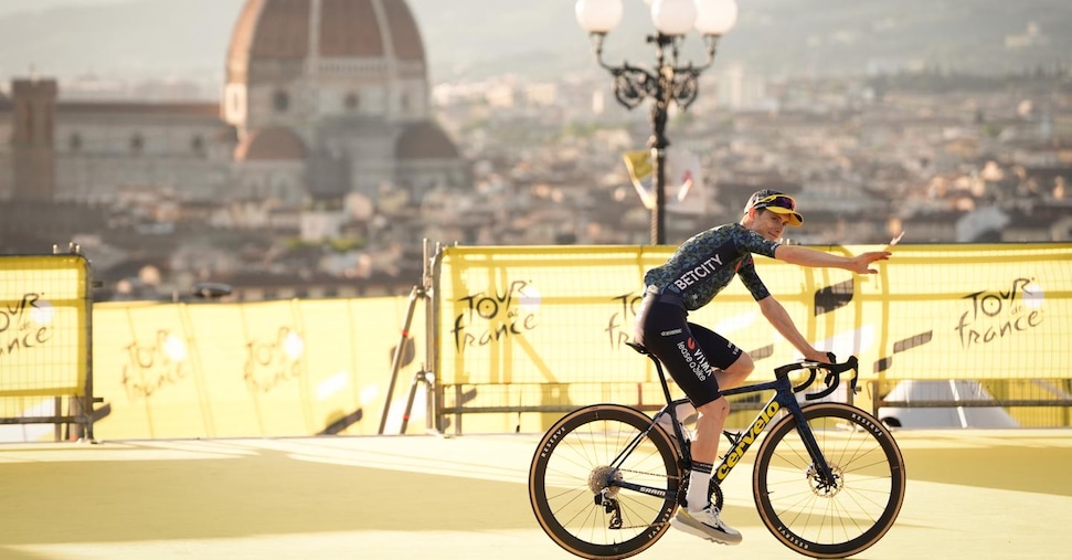 Al via il Tour de France: un indotto da 900 milioni di dollari, per Firenze 54 milioni Al via il Tour de France: un indotto da 900 milioni di dollari, per Firenze 54 milioni