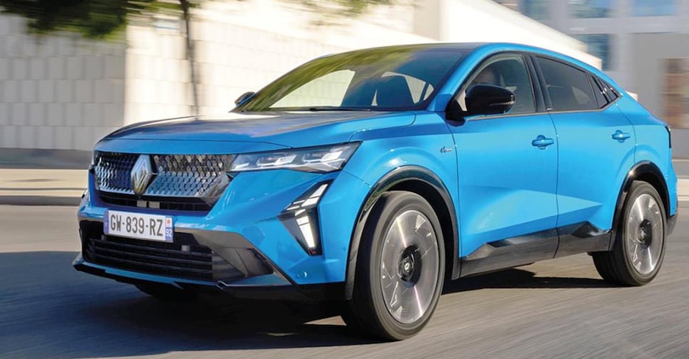 Renault scommette sull’alto di gamma. Ecco Rafale suv ibrido formato coupé