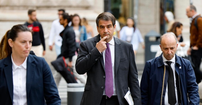 Raffaele Fitto, ministro per gli Affari europei, le politiche di coesione e il PNRR al suo arrivo a palazzo Chigi per la riunione della Cabina di regia per il PNRR e del Consiglio dei ministri, Roma 24 giugno 2024. ANSA/FABIO FRUSTACI