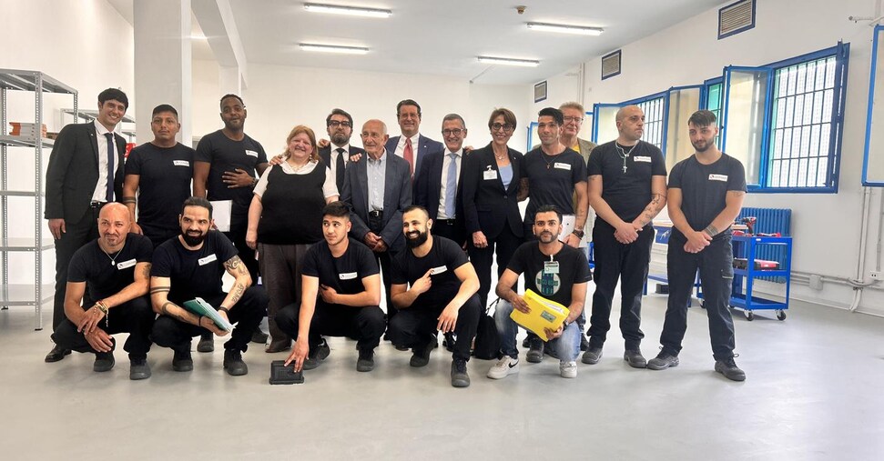 Intesa Sanpaolo con la Casa Circondariale di Como per un progetto di impresa in carcere Intesa Sanpaolo con la Casa Circondariale di Como per un progetto di impresa in carcere