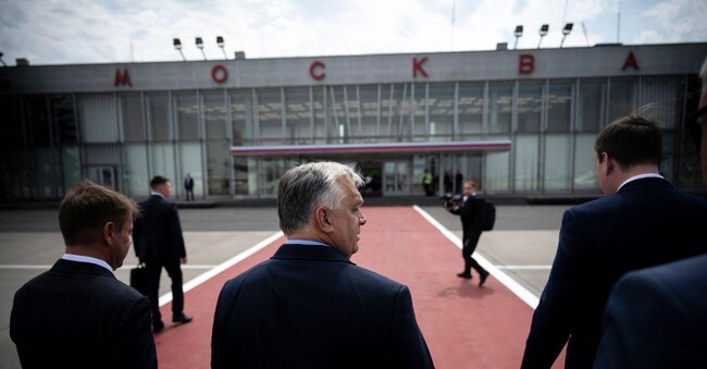 Il premier ungherese Orban al suo arrivo a Mosca