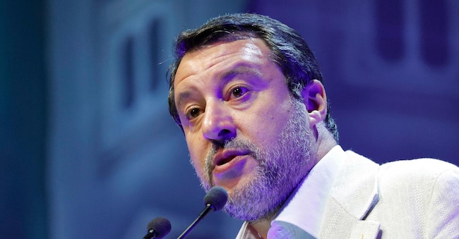 Il leader della Lega Matteo Salvini ha annunciato che la la Lega entra nel gruppo dei Patrioti di Orban al parlamento europeo.