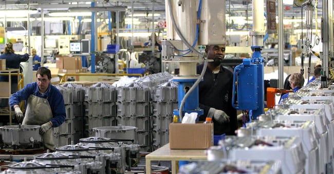 INDUSTRIA ELETTRODOMESTICI ELECTROLUX LAVATRICI OPERAI EXTRACOMUNITARI LAVORO