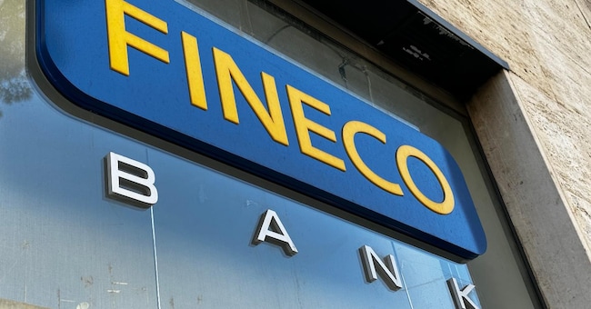 FILIALE INSEGNA LOGO FINECOBANK BANCA