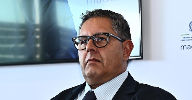 Il presidente della regione Liguria Giovanni Toti, in una foto d'archivio. Genova, 07 maggio 2024. ANSA/LUCA ZENNARO