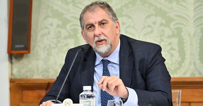 Il commissario di Governo per Caivano Fabio Ciciliano, durante la presentazione a Palazzo Chigi del progetto di riqualificazione del centro Delphinia di Caivano, Roma, 19 ottobre 2023. ANSA/ALESSANDRO DI MEO