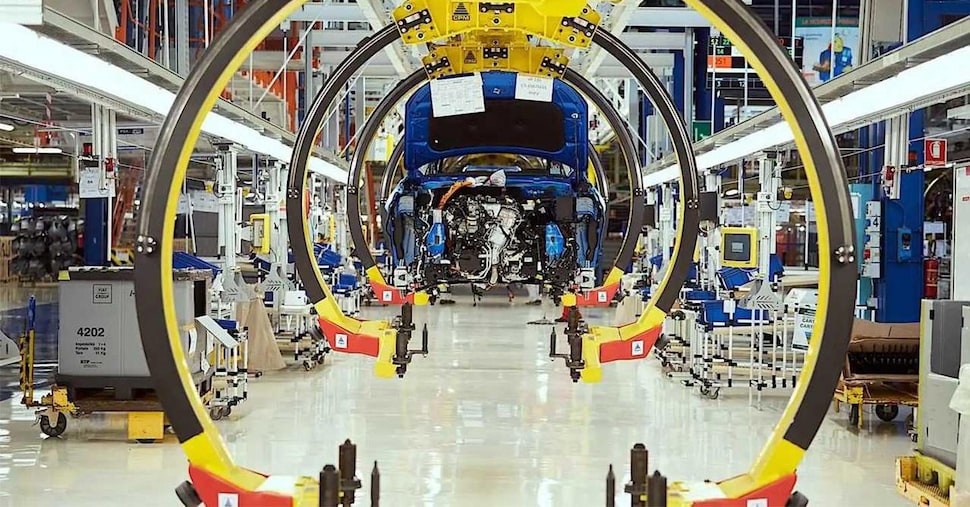 Chiusura fabbrica Stellantis a Melfi fino al 26 agosto, in arrivo la nuova Ds nel 2025