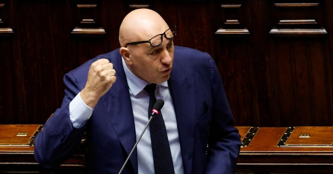 Il ministro della Difesa, Guido Crosetto, durante  l'informativa urgente sugli esiti del vertice Nato di Washington, Camera dei Deputati.