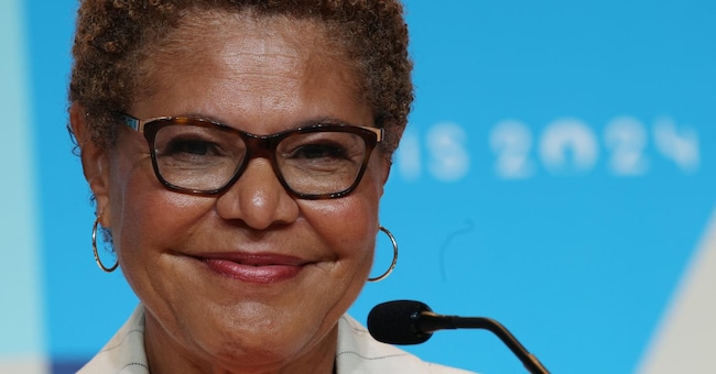 La sindaca di Los Angeles,  Karen Bass REUTERS/Carlos Perez Gallardo