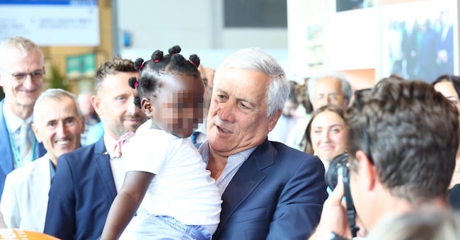 Il vicepremier e ministro degli Esteri, Antonio Tajani, alla 45esima edizione del Meeting per l'amicizia tra i popoli, la kermesse organizzata dal movimento di Comunione e Liberazione alla Fiera di Rimini, 22 agosto 2024.
ANSA/MAURO MONTI